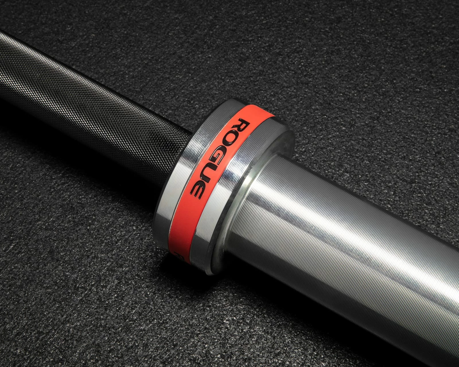 Rogue Fitness The Rogue Bar 2.0 - Black Zinc 2 Rogue Fitness The Rogue Bar 2.0 - Black Zinc - Image 2