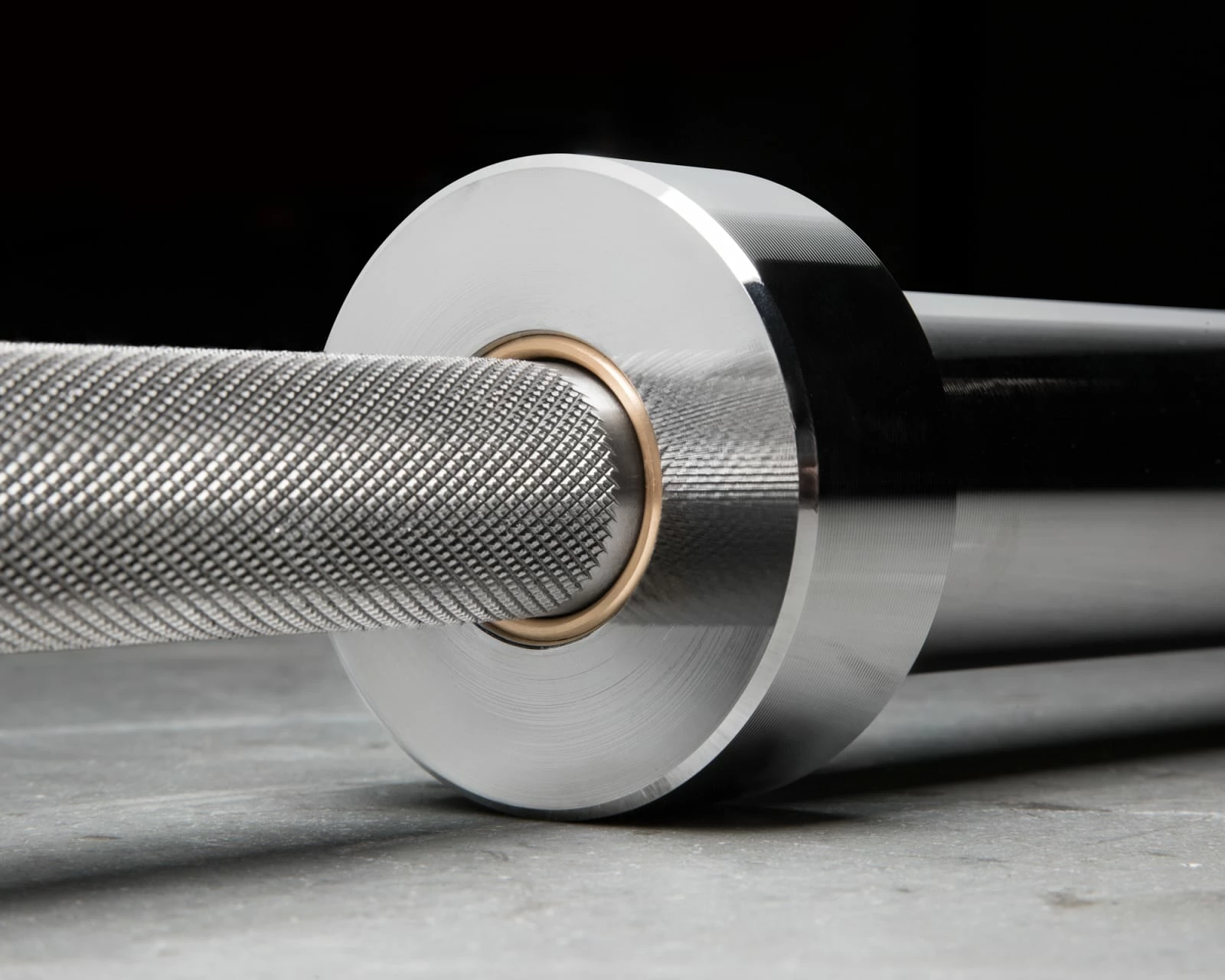 Rogue Fitness Rogue 20KG Ohio Power Bar - Stainless Steel 5 Rogue Fitness Rogue 20KG Ohio Power Bar - Stainless Steel - Image 5